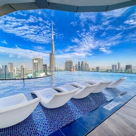 Infinity Pool & Burj Khalifa View L Luxe Paramount 두바이 외부 사진
