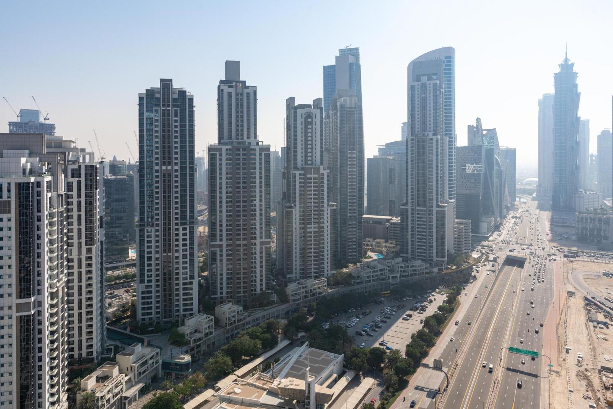 Infinity Pool & Burj Khalifa View L Luxe Paramount 두바이 외부 사진