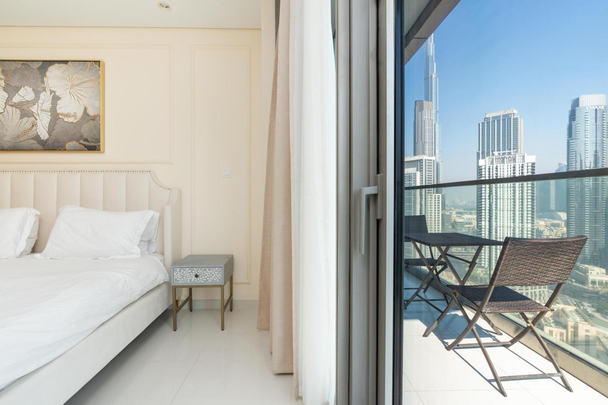 Infinity Pool & Burj Khalifa View L Luxe Paramount 두바이 외부 사진