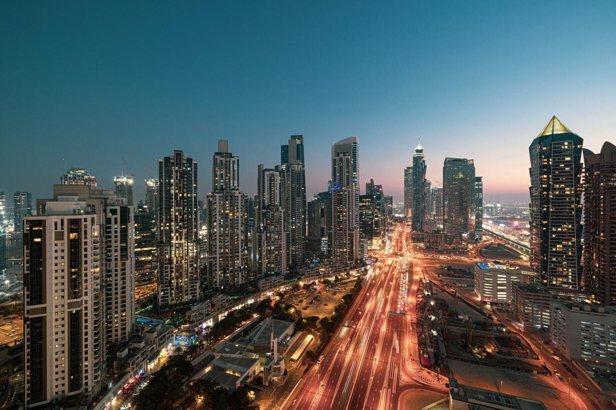 Infinity Pool & Burj Khalifa View L Luxe Paramount 두바이 외부 사진