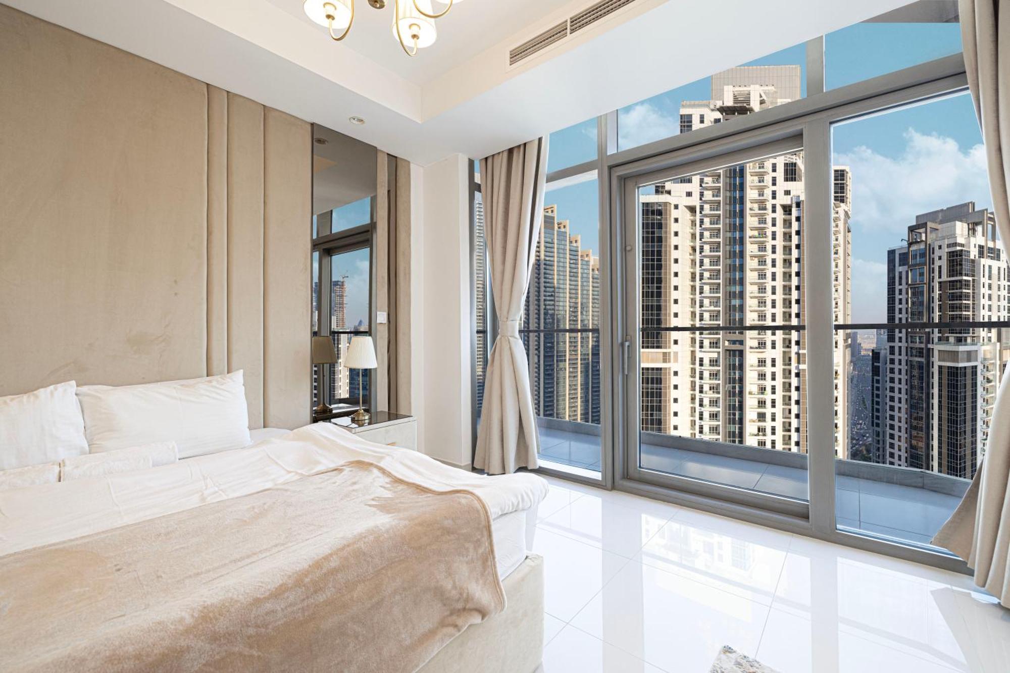 Infinity Pool & Burj Khalifa View L Luxe Paramount 두바이 외부 사진