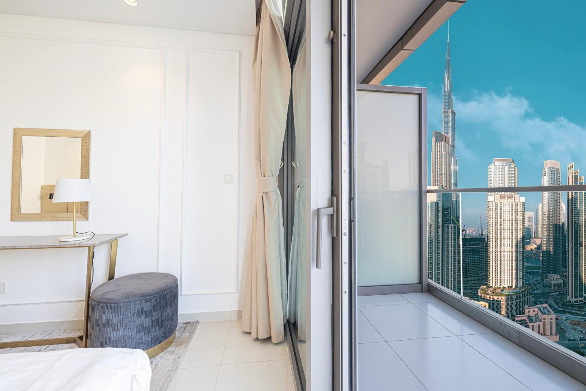 Infinity Pool & Burj Khalifa View L Luxe Paramount 두바이 외부 사진